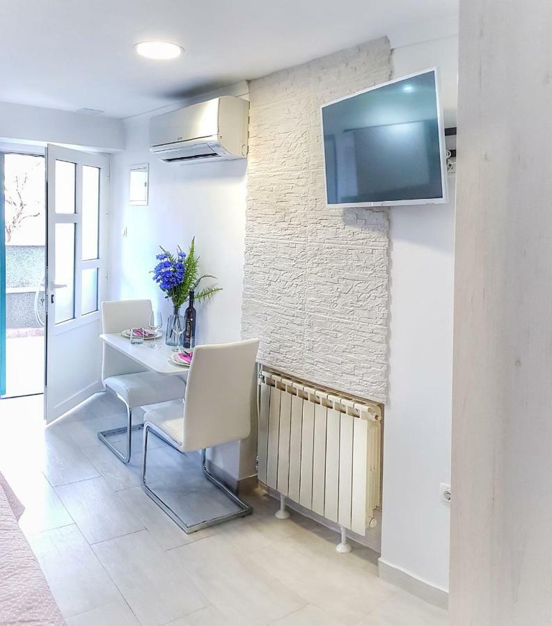Studio Apartman Noa Apartment โตรกีร์ ภายนอก รูปภาพ
